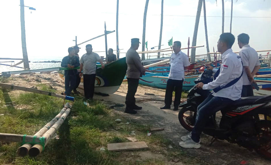 Perahu Jukung Dihantam Ombak, Satu Nelayan Pesisir Barat Hilang, Kabarnya tak Bisa Berenang  