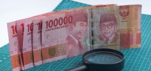 Rupiah Melemah ke Rp17.394 Saat Surplus Perdagangan Naik, Ini Penyebab Sebenarnya