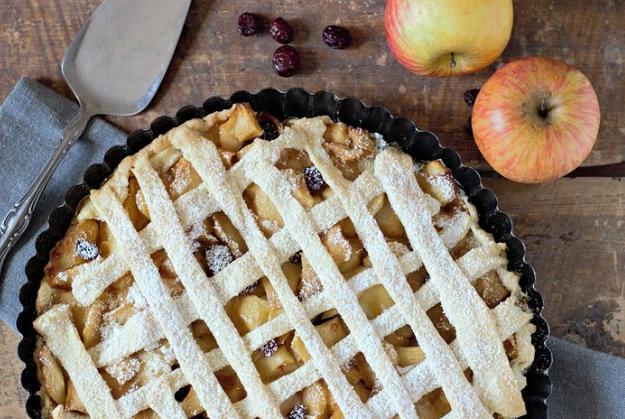Tetangga Dijamin Minta, Simak Resep Sederhana Membuat Apple Custard Pie Berikut