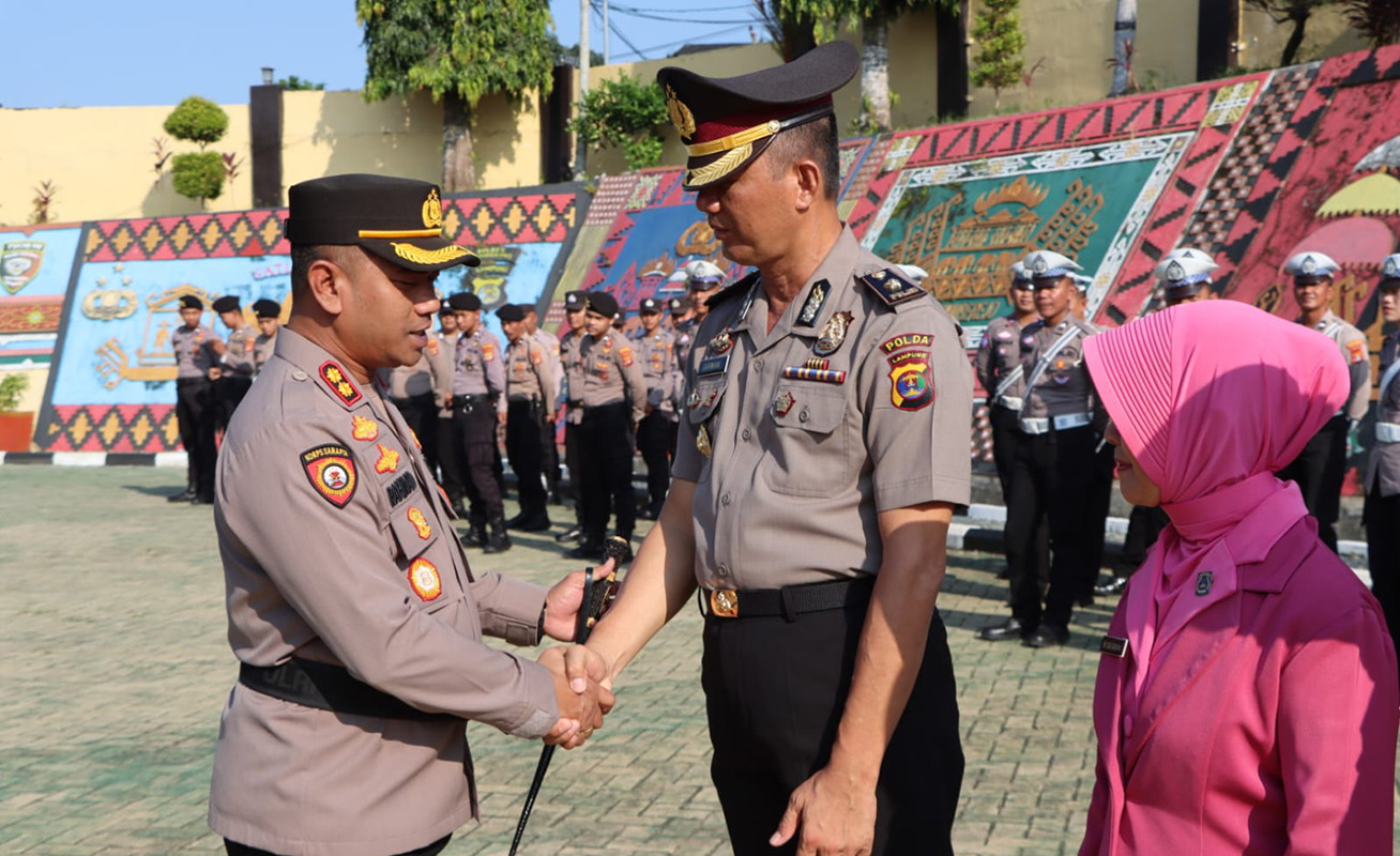 Selamat! Dua Personel Polres Tanggamus Polda Lampung Naik Pangkat 