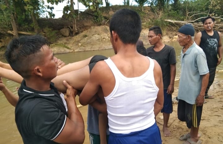 Naas, Ayah dan Anak Tewas Tenggelam Di Sungai Pringsewu Saat Jala Ikan
