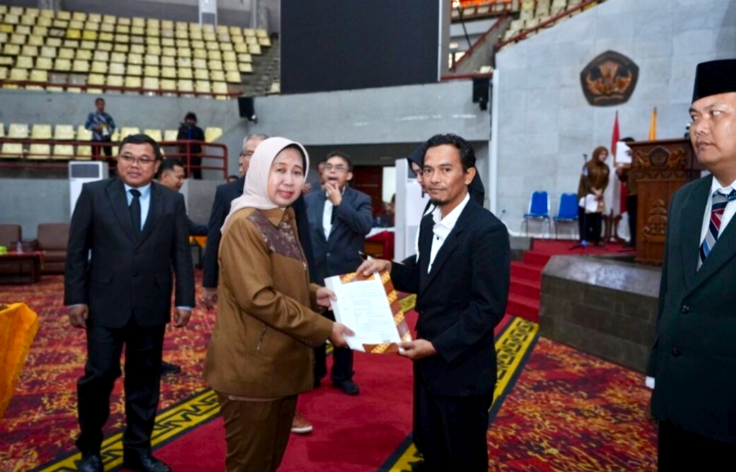 Unila Serahkan SK PPPK 2025 ke 514 Pegawai, Tantangan Besar Menanti di Depan