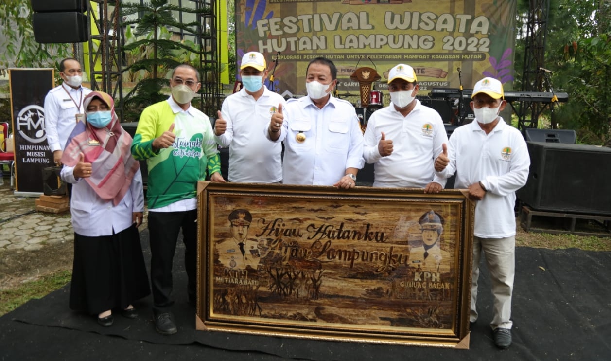 Gubernur Arinal Buka Puncak Festival Wisata Hutan Lampung 2022