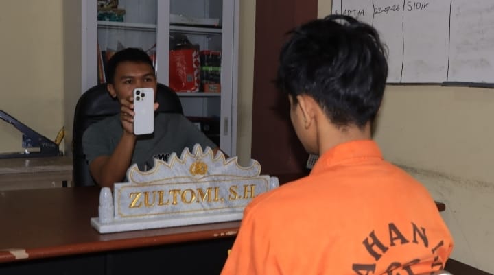 Pacar Dihadiahi iPhone Curian, Pemuda di Pringsewu Berakhir Ditangkap Polisi