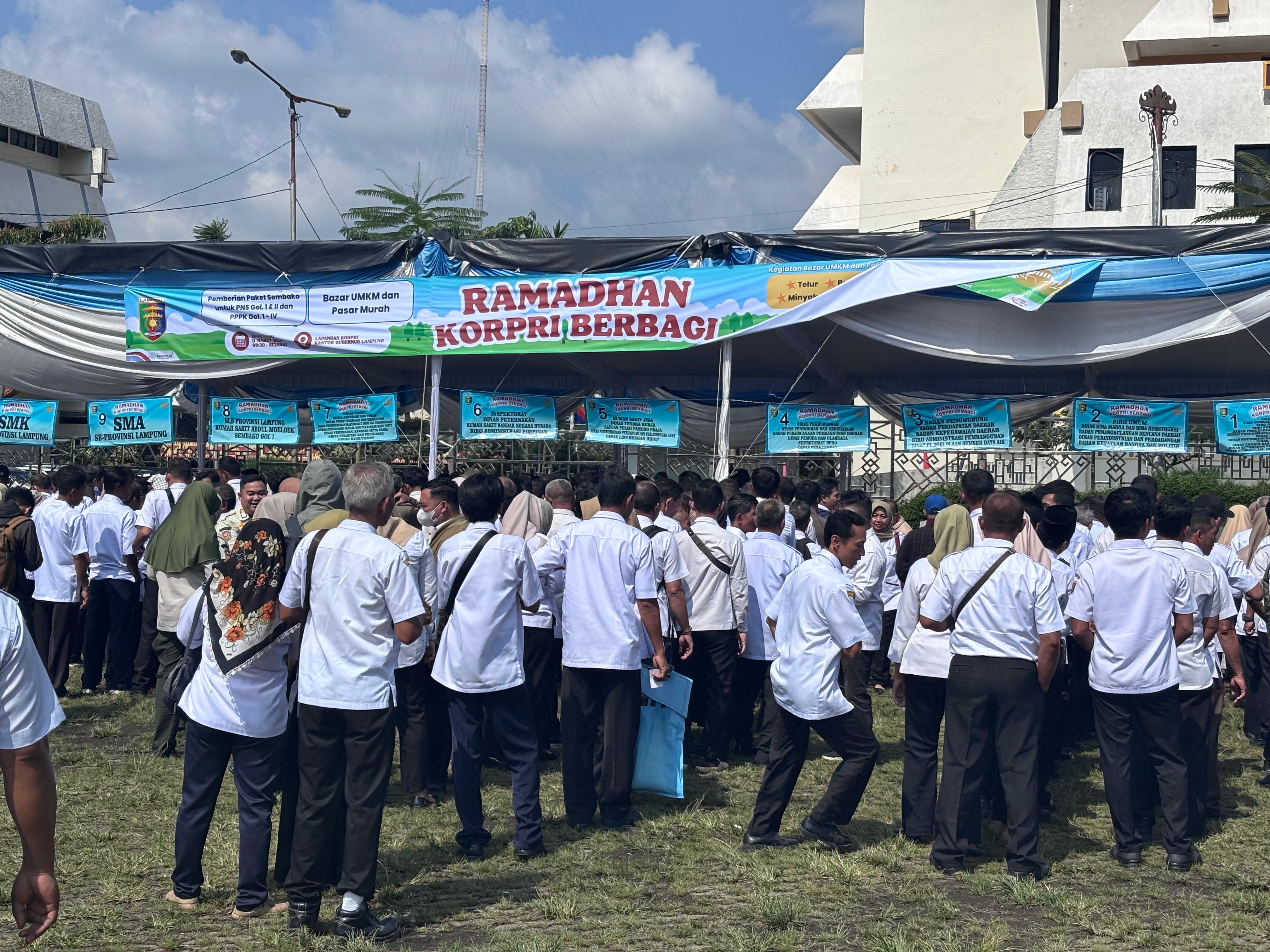 Pasar Murah dan Bantuan Beras Disalurkan ke 1.101 ASN Pemprov Lampung
