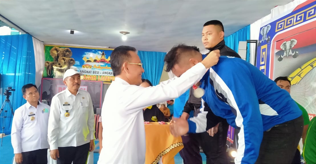 Jawa Barat Juara Umum Kejurnas Angkat Berat di Pringsewu 