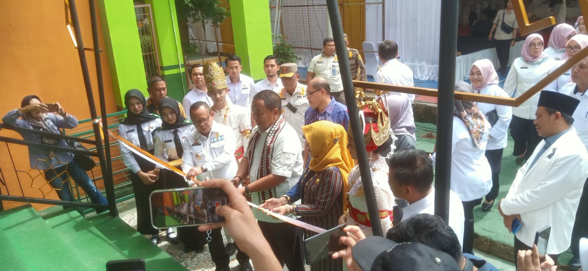 Arinal Resmikan Masjid Ar-Rahman dan RPS Kuliner SMKN 4 Balam