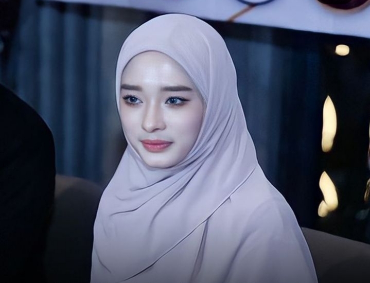 Inara Rusli Putuskan Buka Cadar, Netizen: Allah Maha Tahu