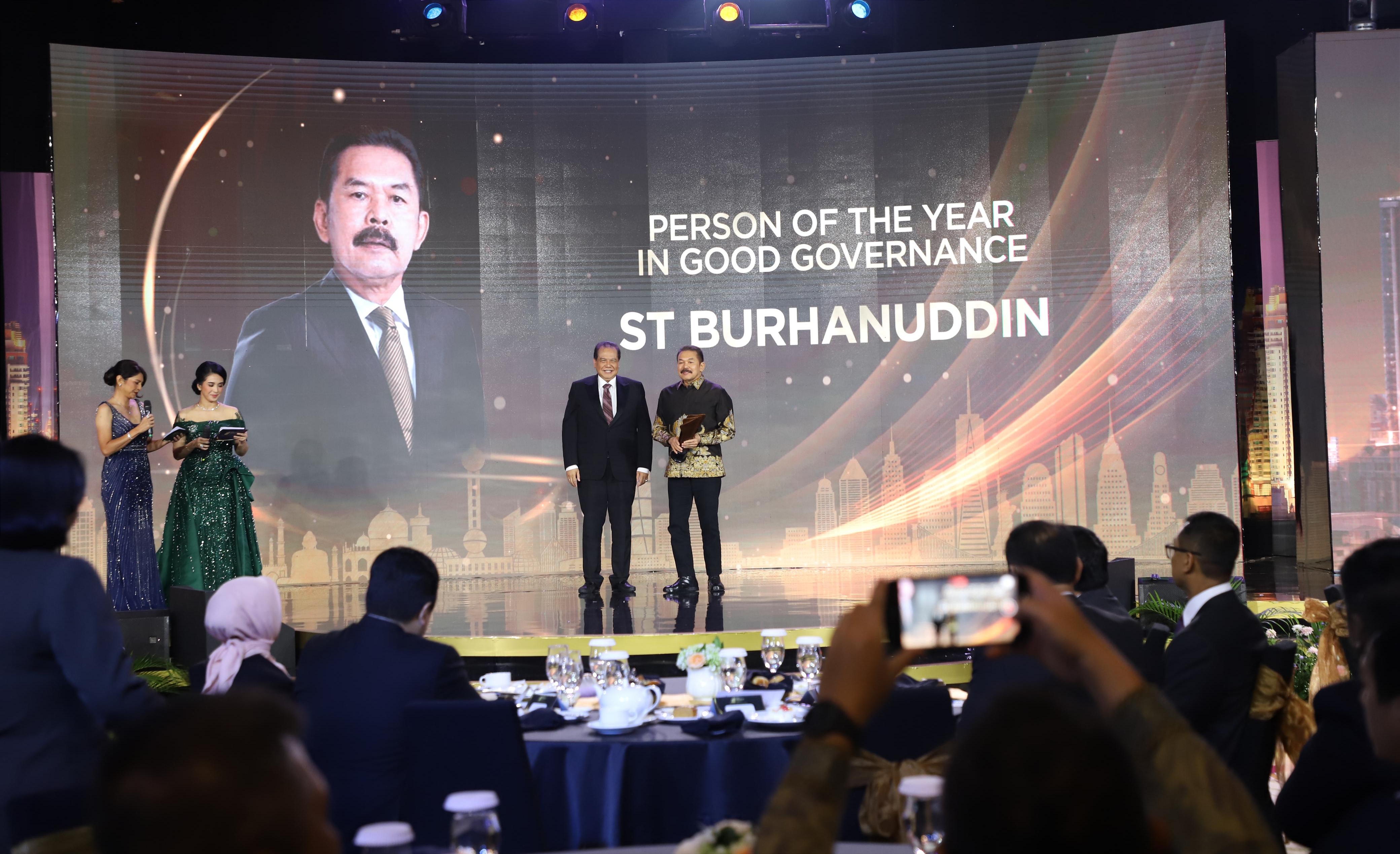 Jaksa Agung ST Burhanuddin Terima Penghargaan Person of The Year in Good Governance