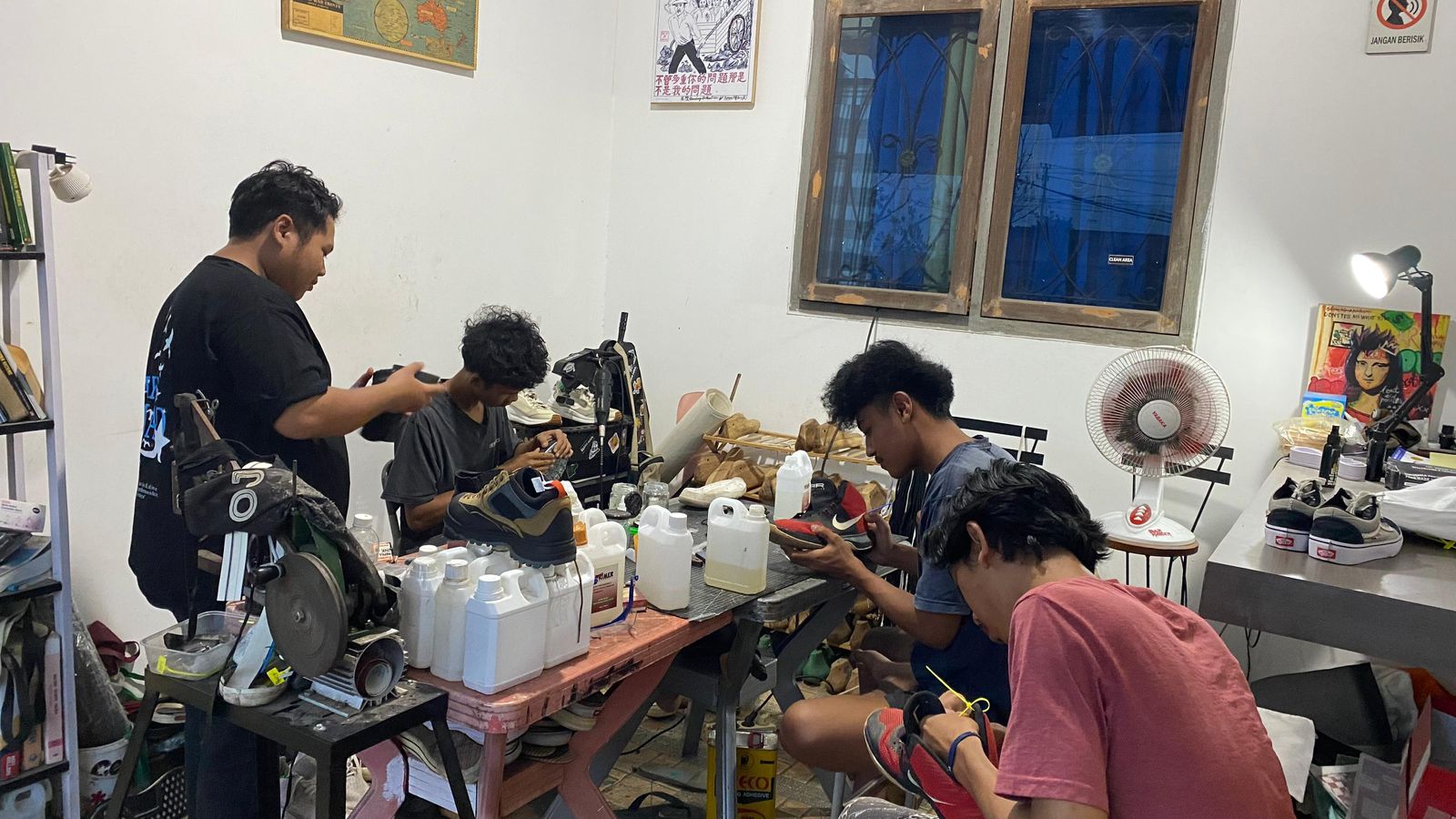 Dari Sepatu Kotor Jadi Cuan Puluhan Juta, Ilham Fajar Sukses Bangun Clean Area yang Mampu Inspirasi Anak Muda 