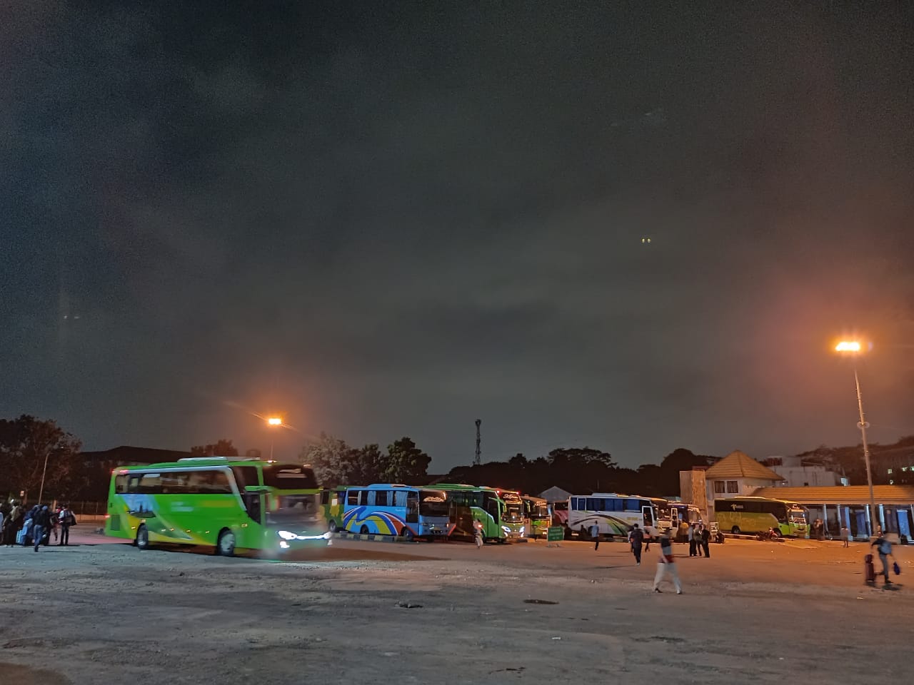 H+3 Lebaran, Terminal Tipe A Rajabasa Ada 143 Bus Berangkat dan 110 Bus Datang