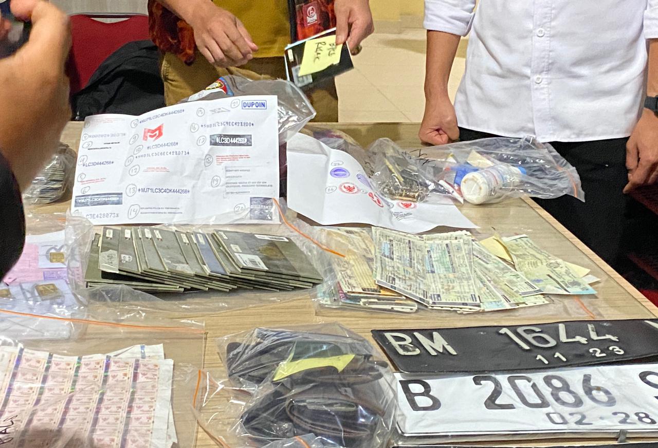 Uppss! Dokumen Palsu Mobil Bodong Ternyata Dibeli dari Marketplace, Polresta Bandar Lampung Sita Ratusan Bukti