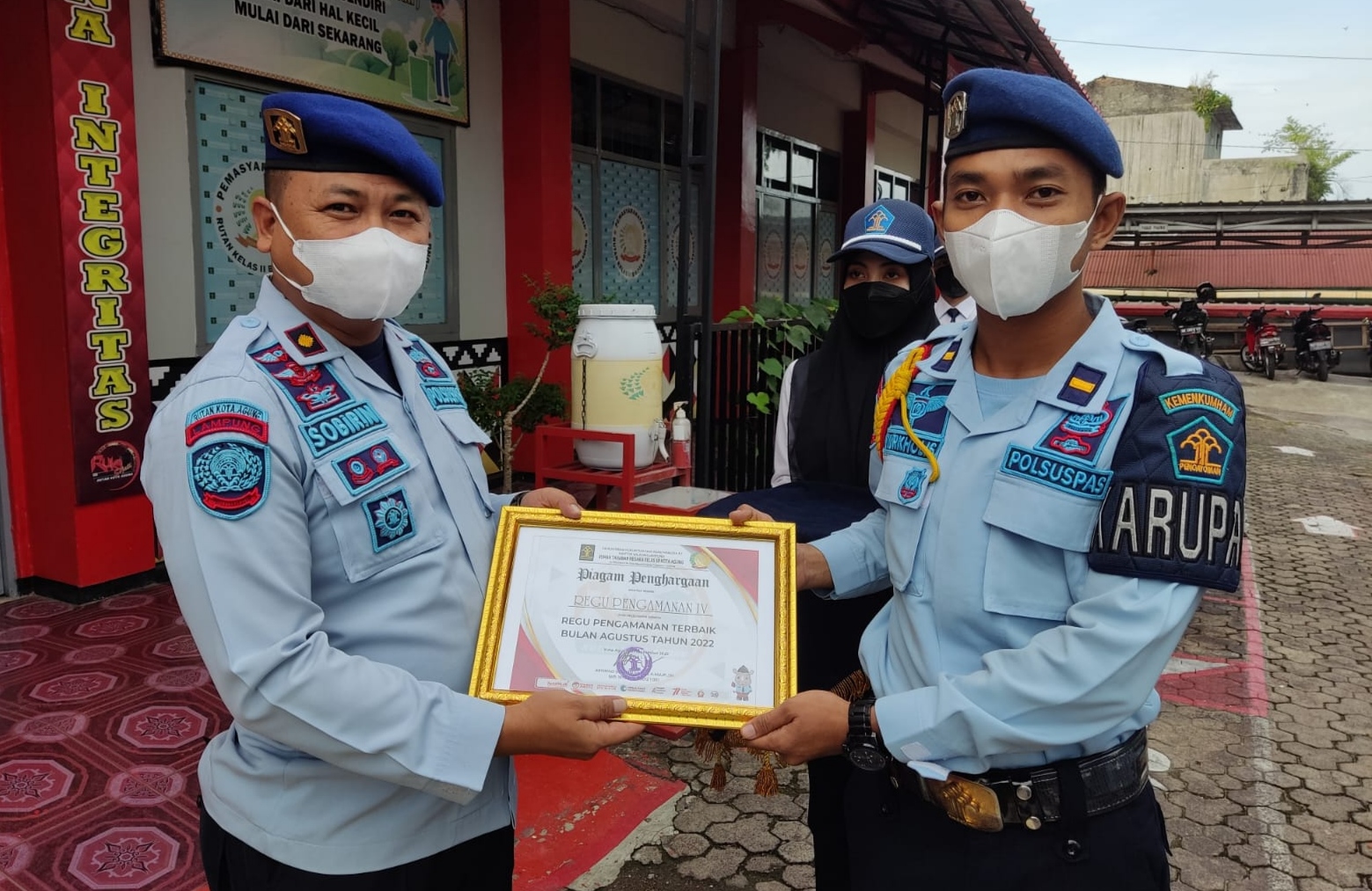 Beri Penghargaan Regu Pengamanan, Karutan Kotaagung: Jangan Menyerah untuk Menjadi yang Terbaik 