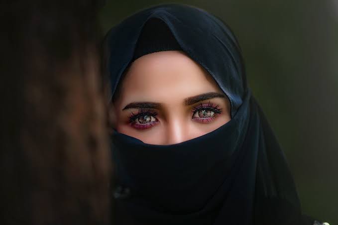 Heboh Nathalie Holscher Buka Hijab, Buya Yahya Ungkap Hukum Seorang Wanita Memperlihatkan Auratnya