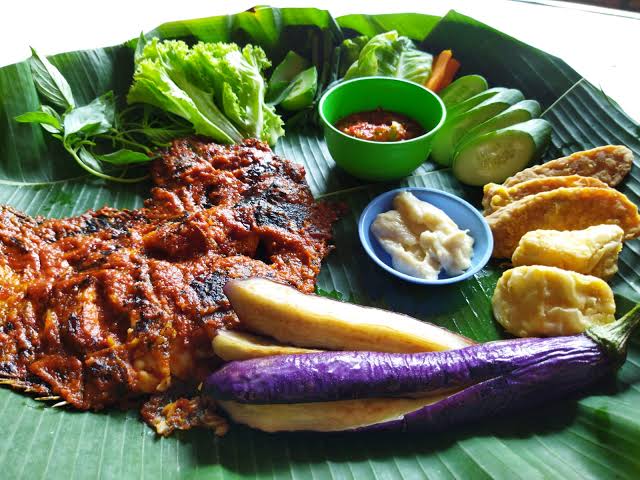 3 Makanan Khas Lampung Yang Sering Disantap Ramai-Ramai