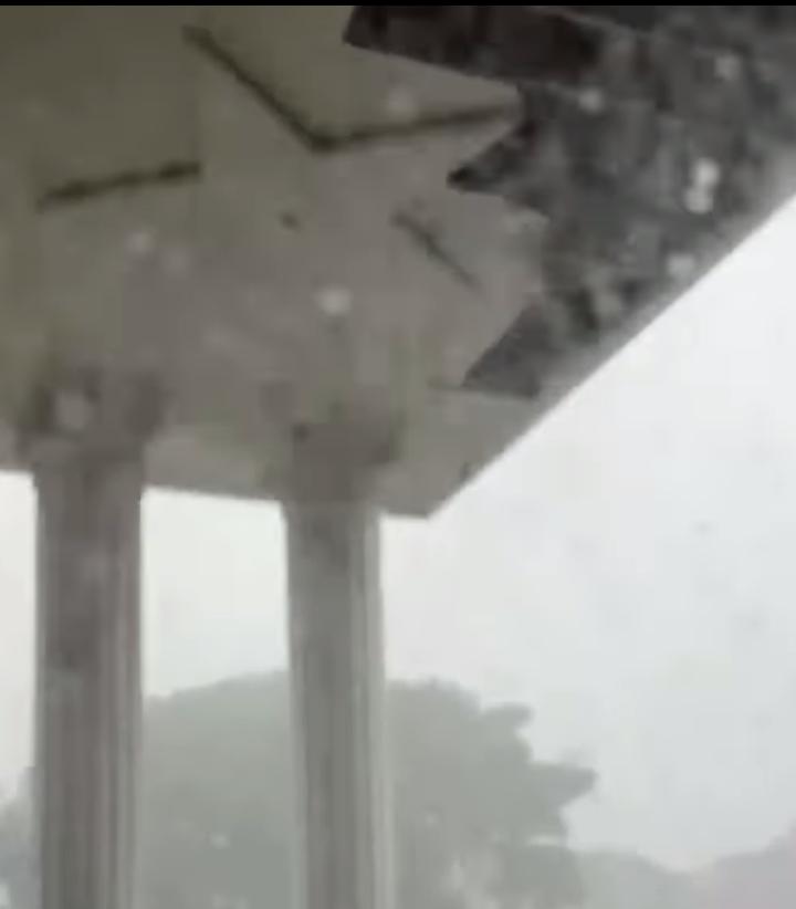 Angin Kencang Terjang Bandar Lampung, Plafon Gedung Satap Pemkot Ambrol 