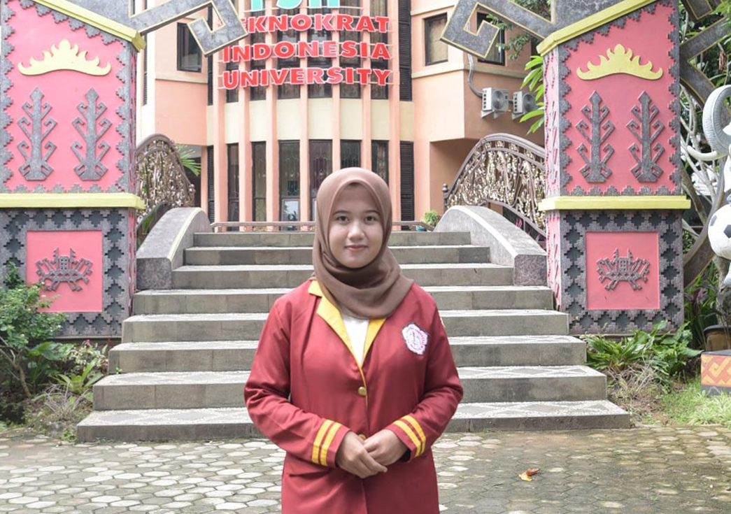 Keren, Mahasiswa Pendidikan Bahasa Inggris Universitas Teknokrat Indonesia Juara Nasional News Anchor di UAD