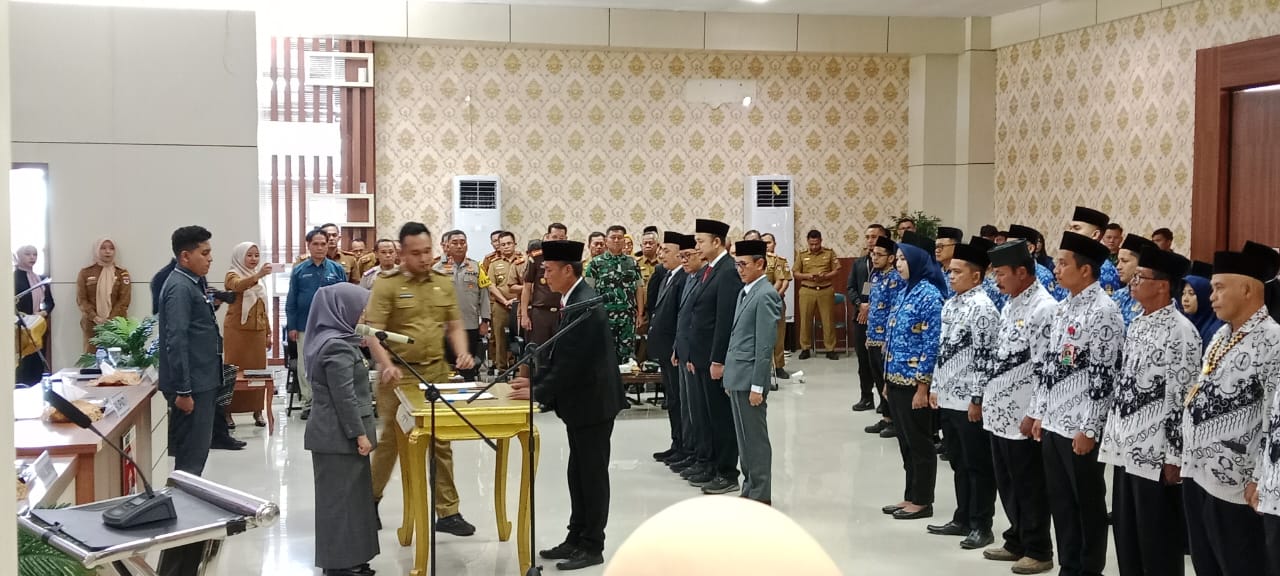 Bupati Mesuji Lantik 5 Pejabat Eselon II, Tekankan Pentingnya Turun ke Lapangan