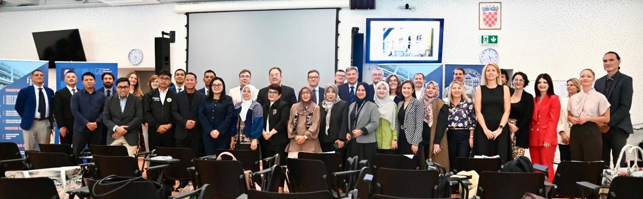 Mahathir Muhammad Bawa Indonesia ke Panggung Dunia, Presentasi Riset di Zagreb, Kroasia