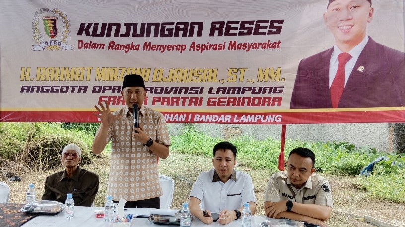 Anggota Komisi II DPRD Lampung Perjuangkan Kebersihan dan Air Bersih Masyarakat Pahoman 