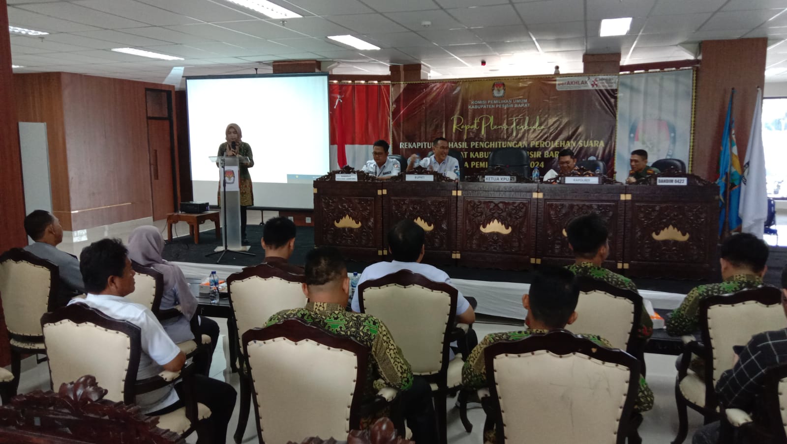 KPU Pesisir Barat Lampung Pleno Rekapitulasi Penghitungan Suara Pemilu 2024