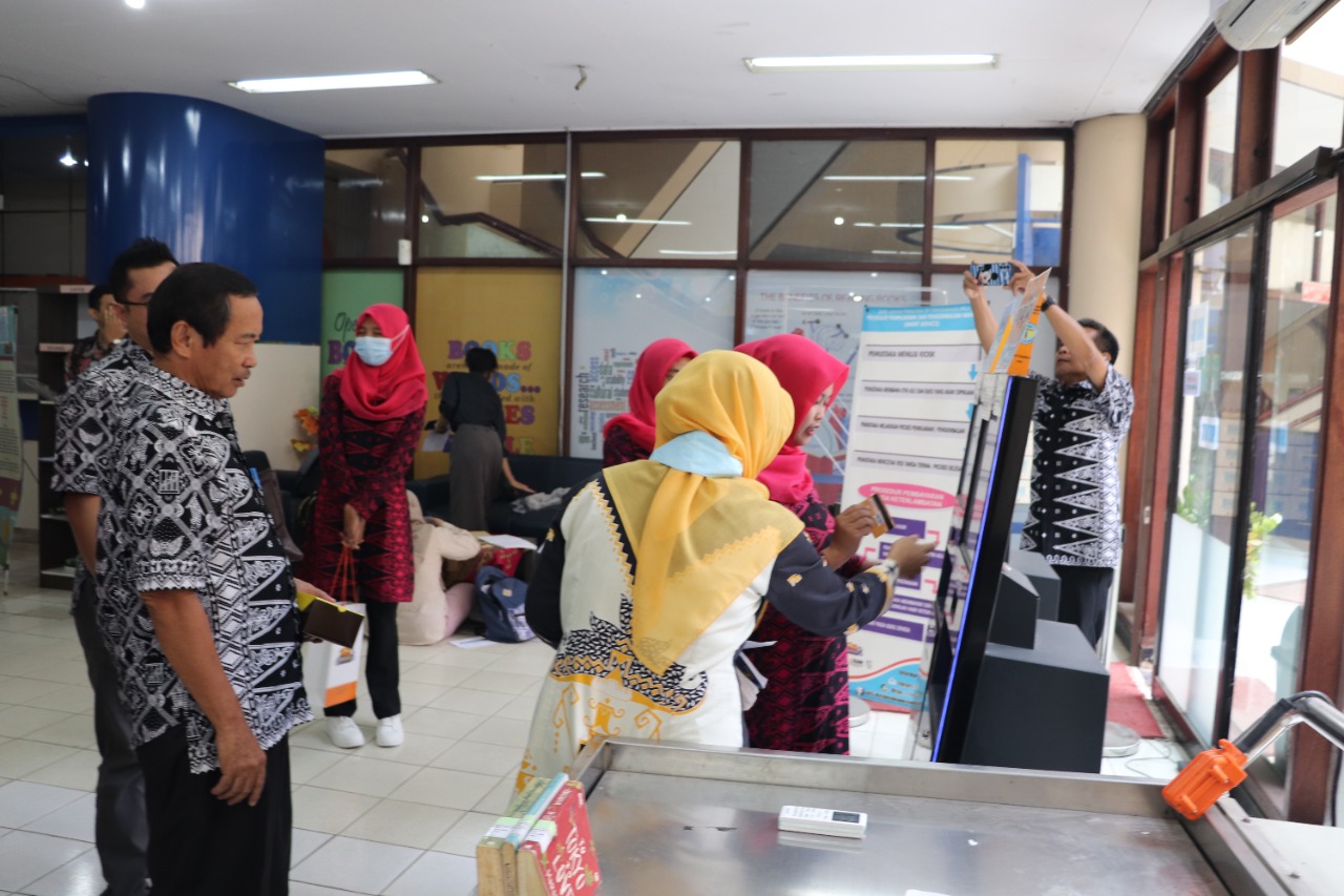 Perwakilan UPT Perpustakaan Untirta Sambangi Perpustakaan Unila