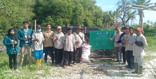 Tim PKM Universitas Lampung Fokus Perbaharui Hutan Mangrove di Lampung Timur  