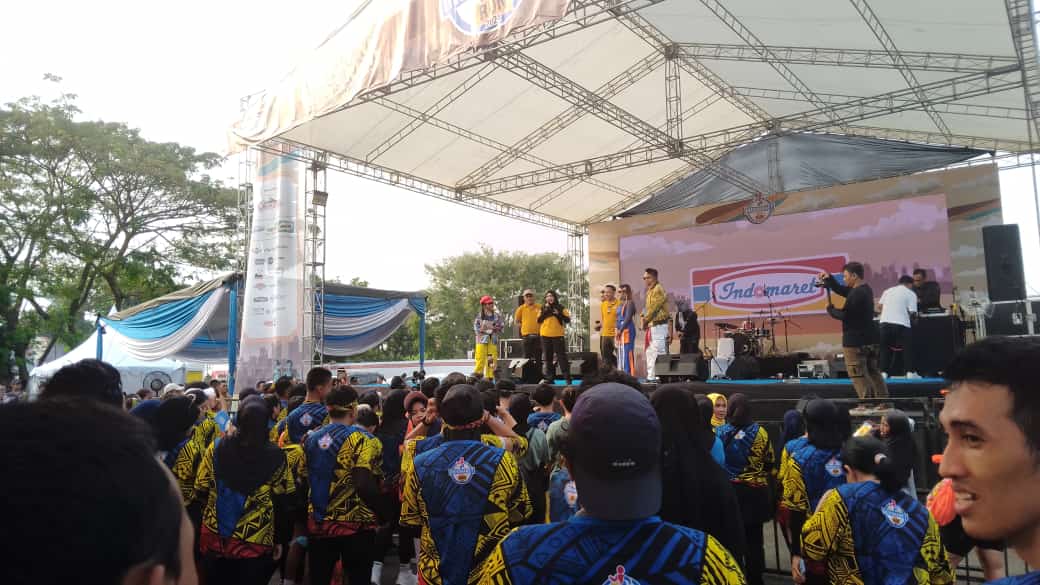 Meriahkan Lampung Let's Fun Run, Wali Kota Eva Dwiana Ikut Apresiasi dan Bagikan Hadiah Umrah