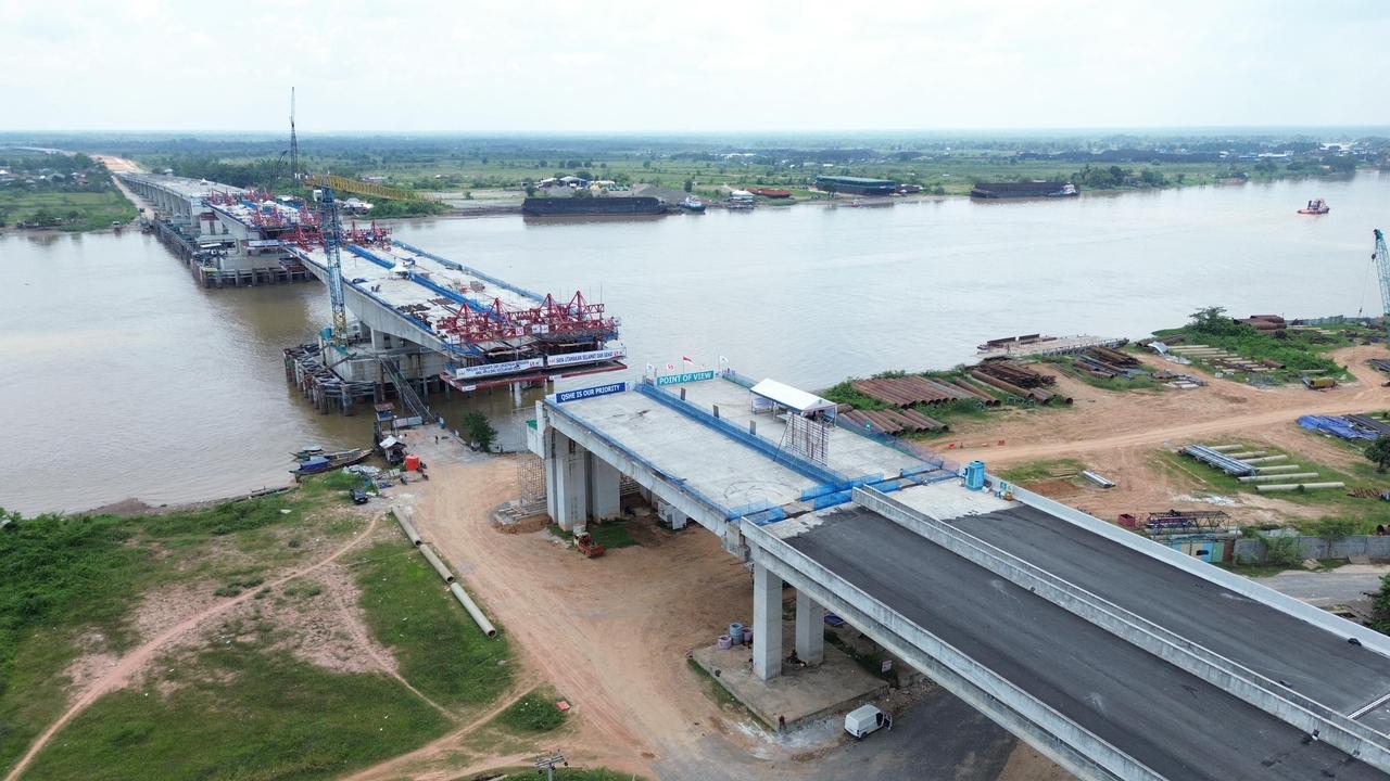 Progres Tol Palembang–Betung Capai 85,74 Persen, Hutama Karya Terapkan Metode Khusus di Sungai Musi