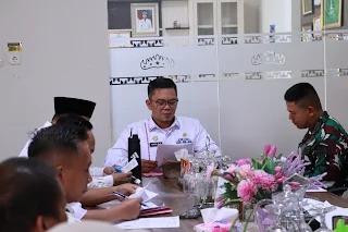Pimpin Rapat Persiapan TMMD, Sekdakab Way Kanan Machiavelli HT Tegaskan Pentingnya Sinergitas