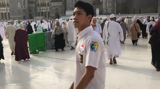 Uwow, Pelajar SMA Ini 'Bolos' ke Mekkah, Ada Pesan Menyentuh di Balik Aksi Kocaknya