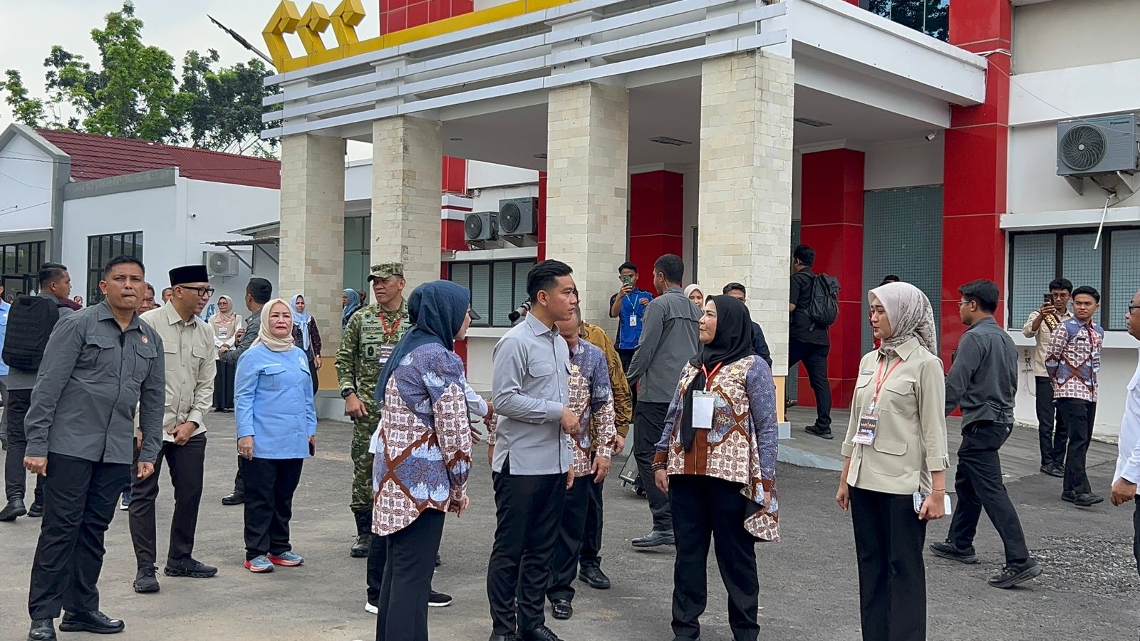 Wapres Gibran Tinjau RSUD A. Dadi Tjokrodipo, Dukung Percepatan Pembangunan Gedung 10 Lantai