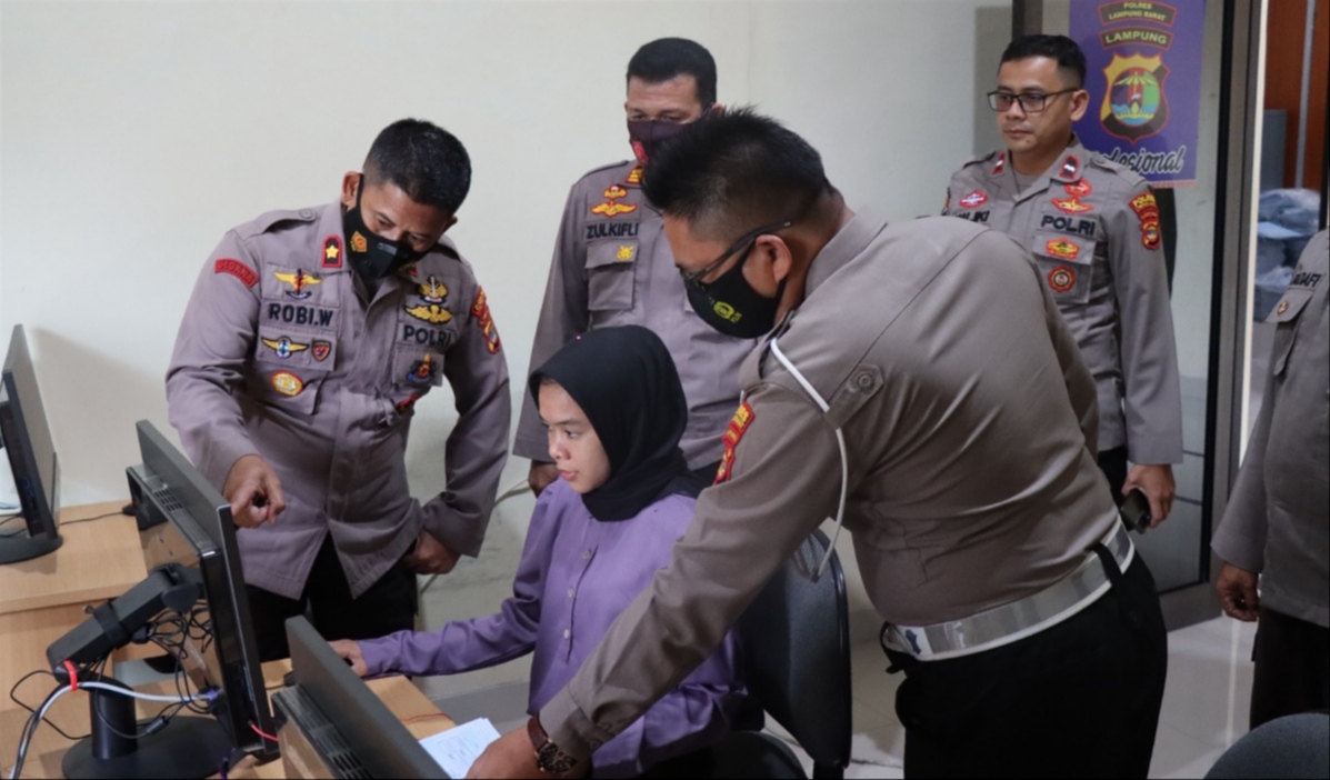 Cek Ruang Pelayanan Publik, Wakapolres Lampung Barat: Jangan Ada Pungli dan Keluhan Masyarakat!