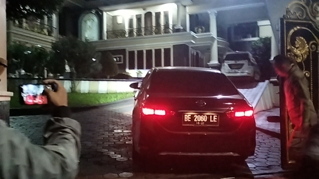 Tim Kejati Lampung Geledah Rumah Mantan Bupati Pesawaran 