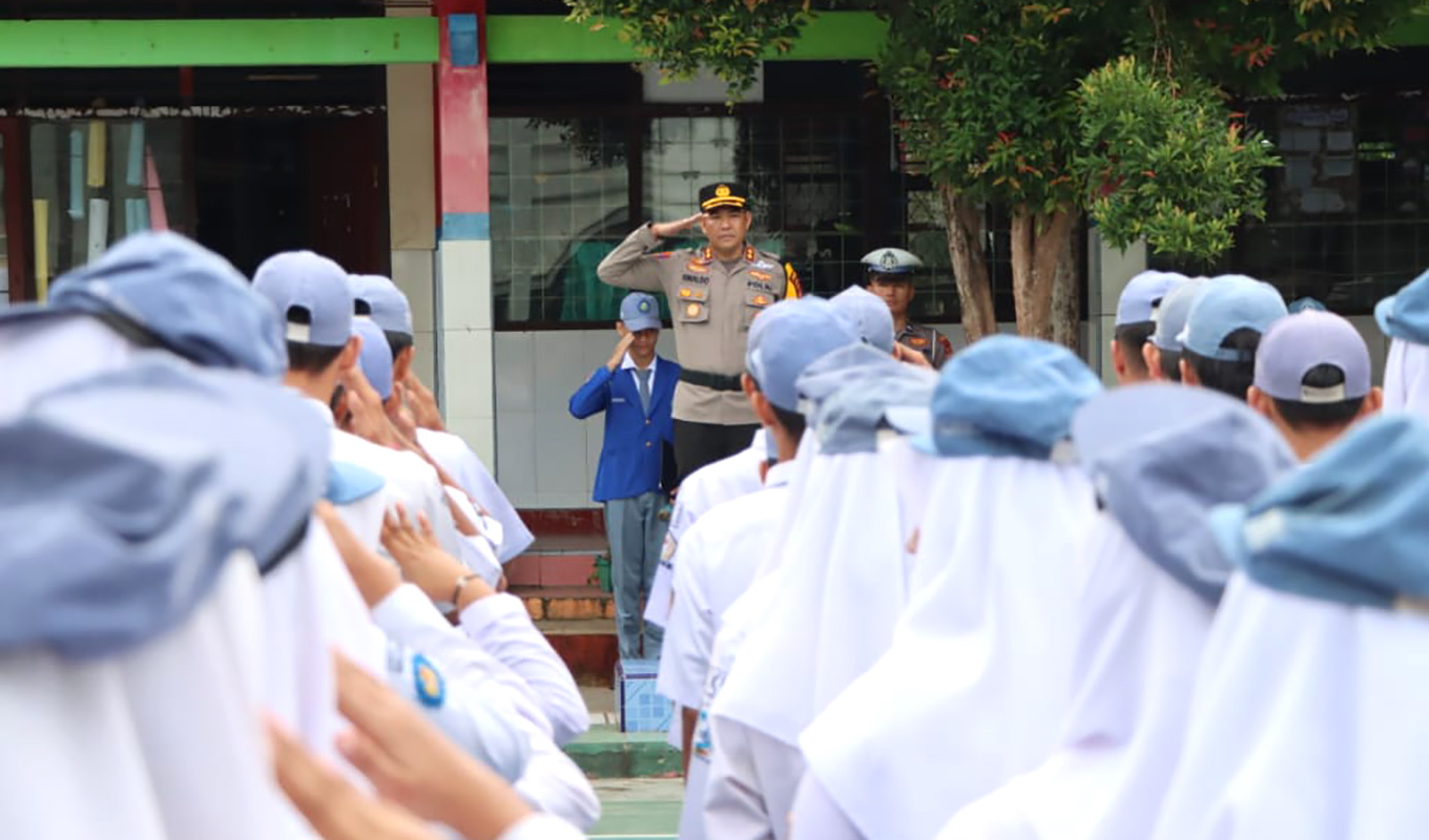 Jadi Inspektur Upacara di SMAN 1 Kota Agung, Kapolres Tanggamus Lampung Sampaikan Pesan Ini 