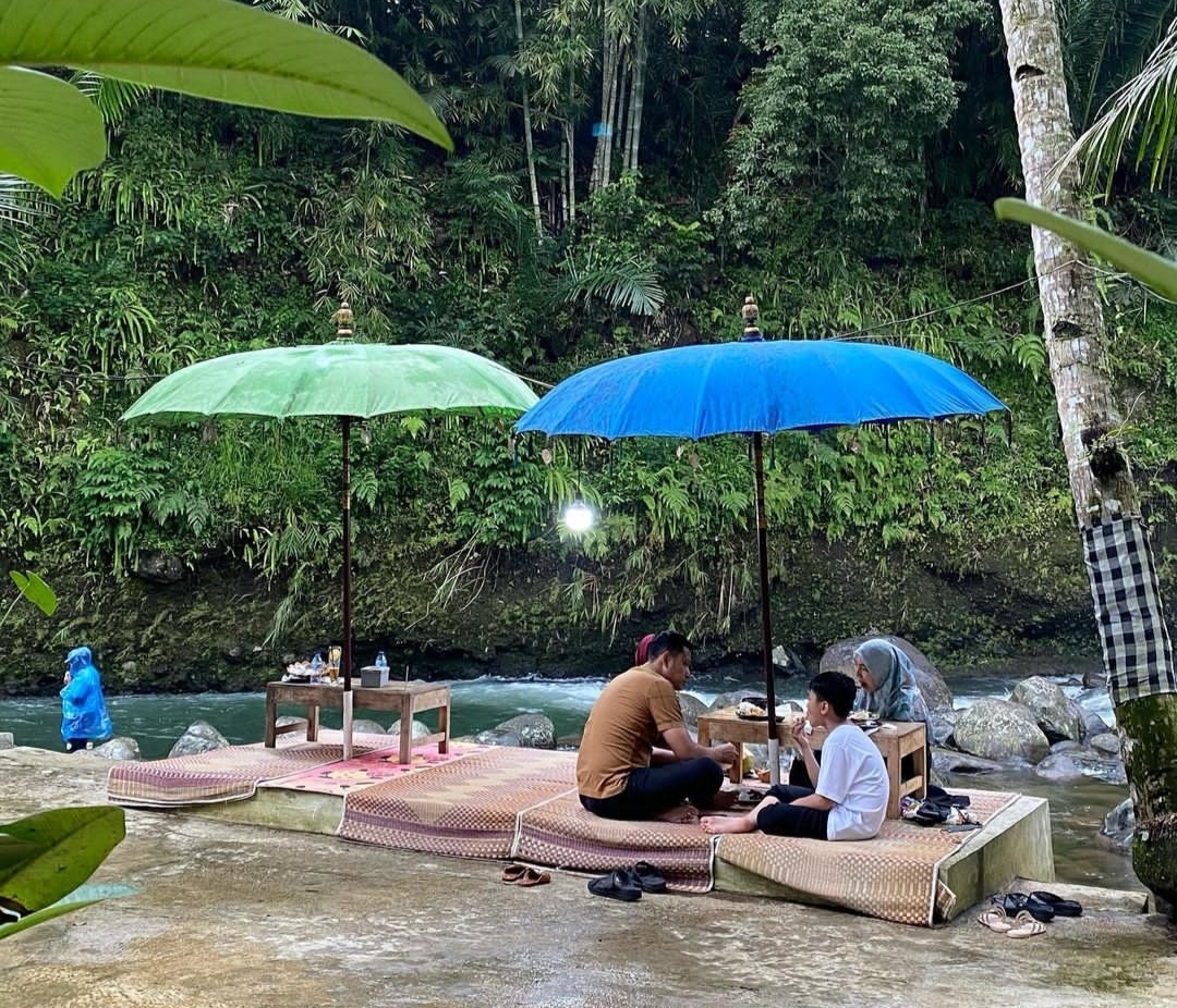13 Cafe Unik dan Cozy di Jawa Tengah Wajib Dikunjungi Liburan Nataru, Ada Sensasi Pemandangan Sungai 