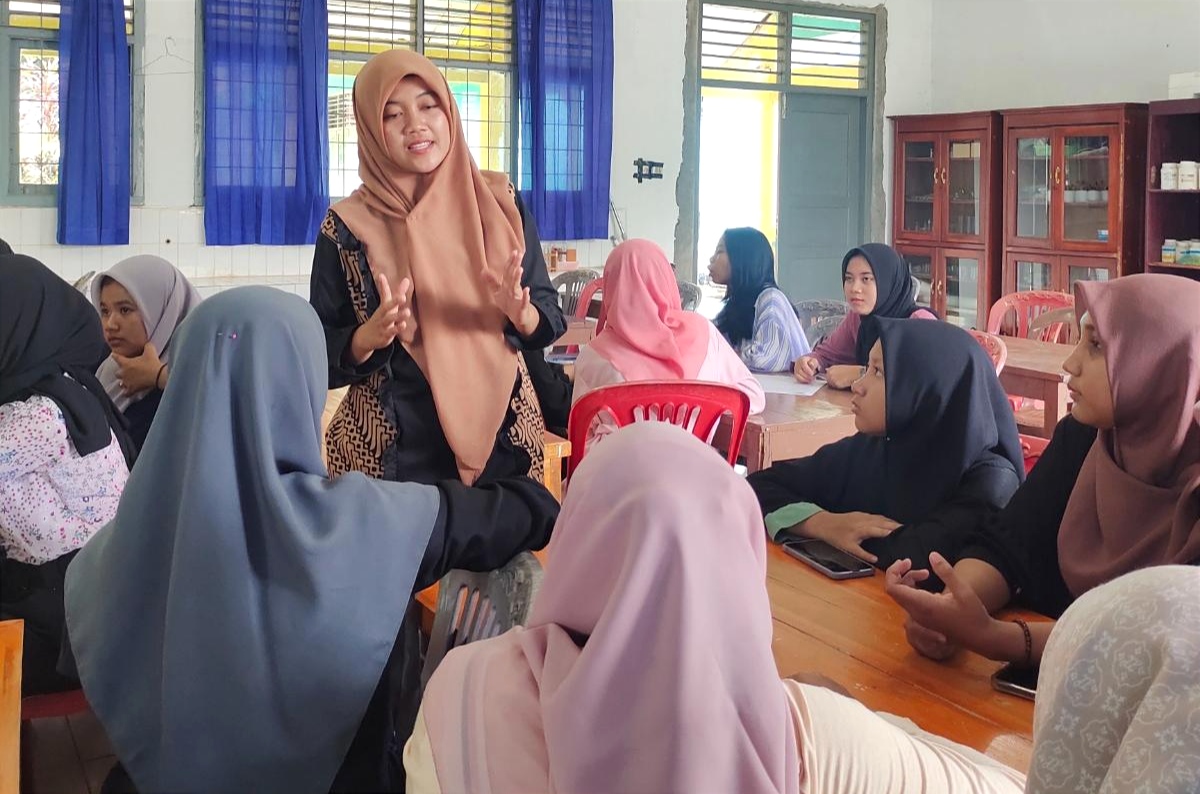 Tim PKM Universitas Teknokrat Indonesia Beri Materi Geometri Dalam Fotografi di SMAN 1 Sukoharjo 