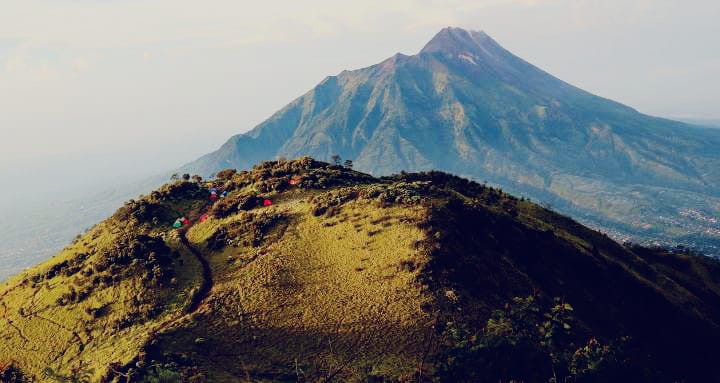 7 Wisata Alam Gunung di Jawa Tengah, Ada Prau yang Jadi Primadona
