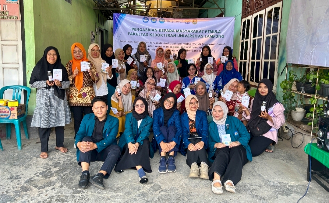 Cegah DBD, Dosen dan Mahasiswa FK Unila Latih Kader Kesehatan Buat Larvasida Alami dari Belimbing Wuluh
