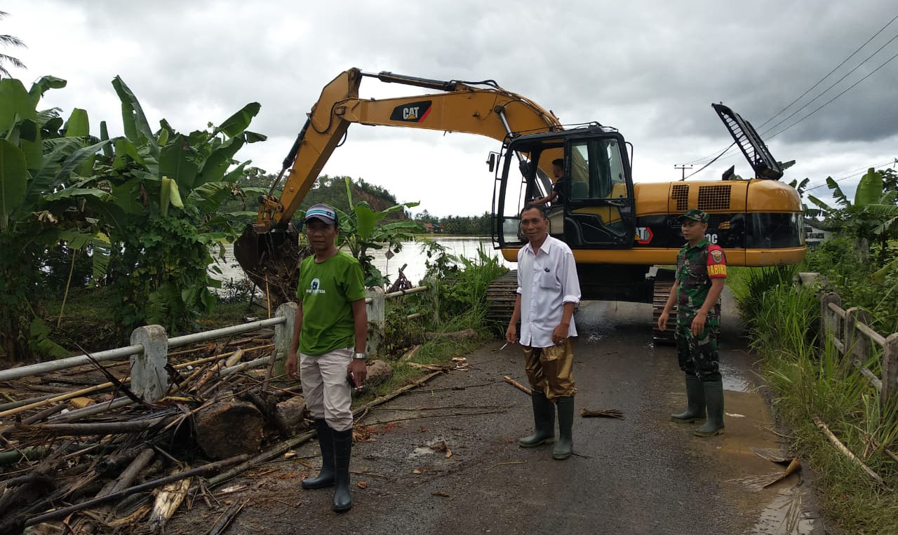 Tumpukan Sampah Sumbat Aliran Sungai di Way Khilau, Ini Kondisi Terkini 