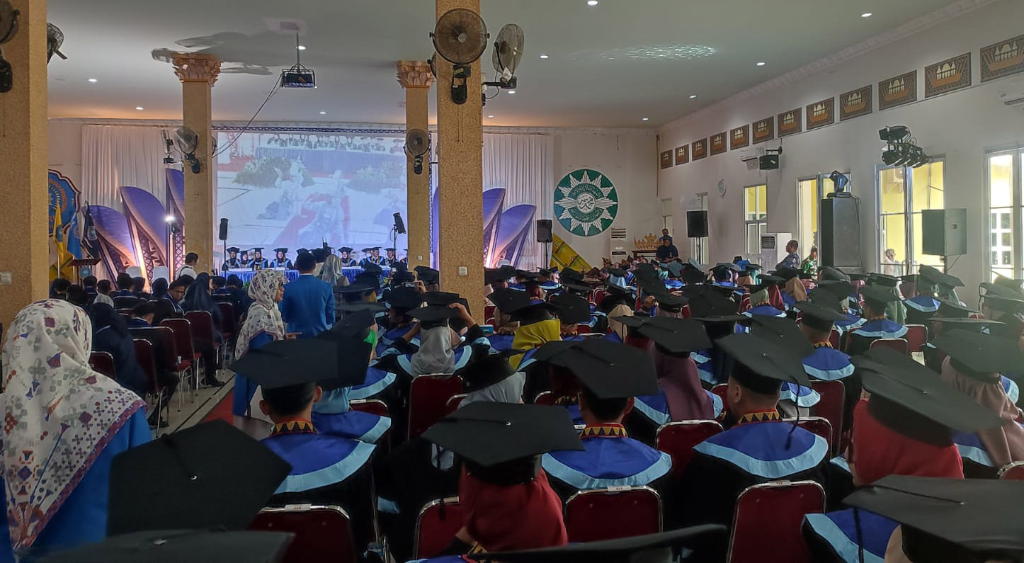 Wisuda 1.074 Mahasiswa, Ini Pesan Rektor Universitas Muhammadiyah Pringsewu 