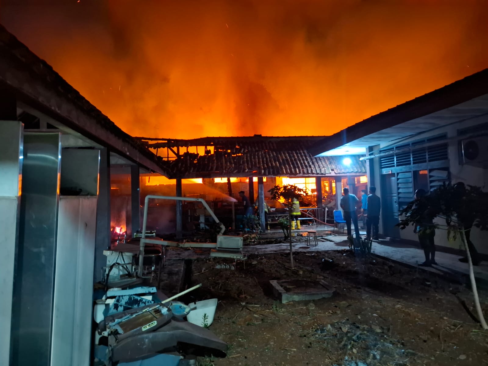 Api Lahap Gudang RSUD Ryacudu, Pengunjung Panik Berhamburan Keluar