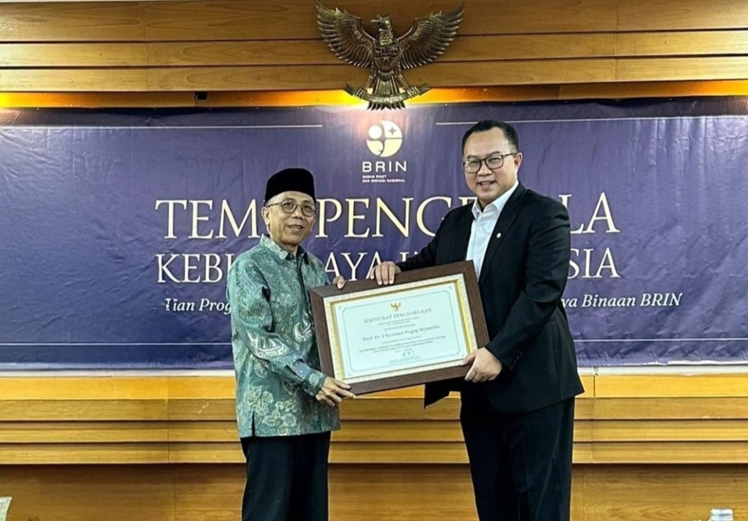 Komitmen Konservasi, Rektor Itera Terima Penghargaan dari BRIN