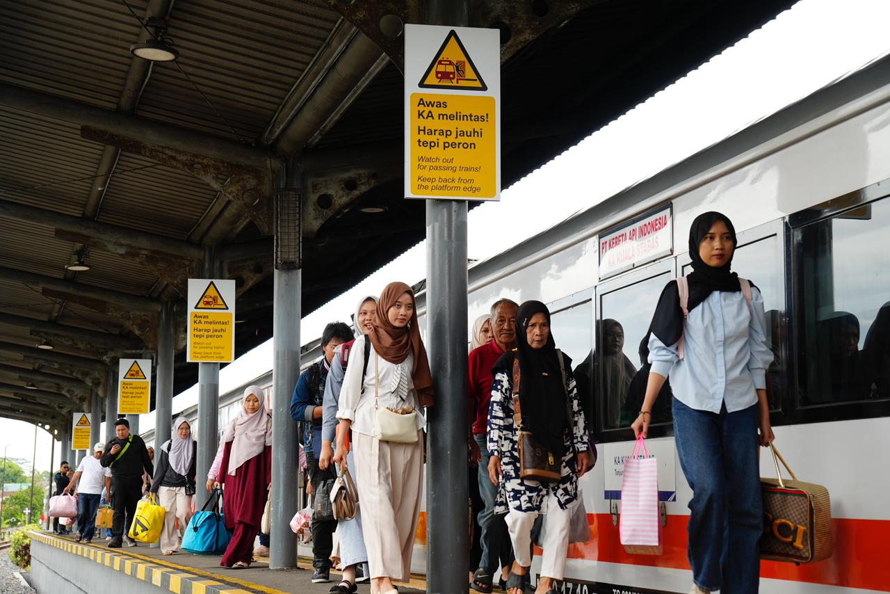 Kepadatan Libur Nataru, KAI Catat Masih Banyak Penumpang Tertinggal Kereta