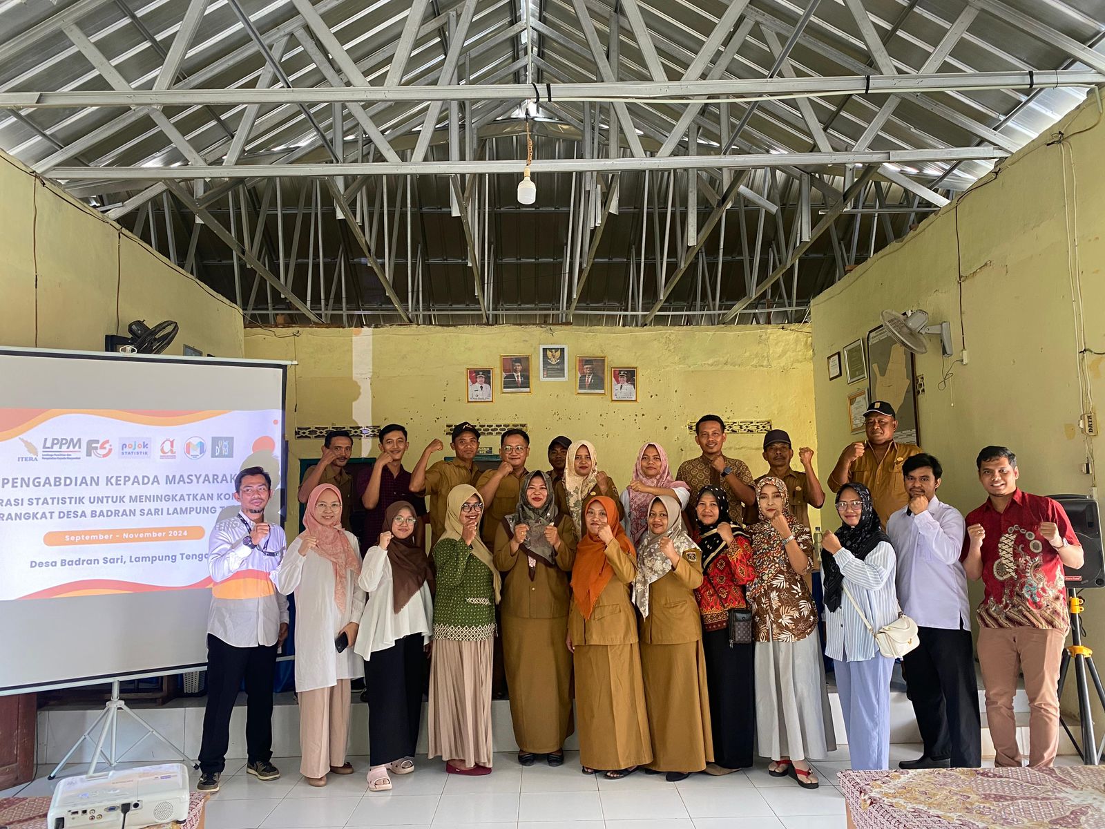 Tim PKM Program Studi Sains Aktuaria ITERA berikan sosialisasi literasi statistik di Desa Badran Sari Lampung 