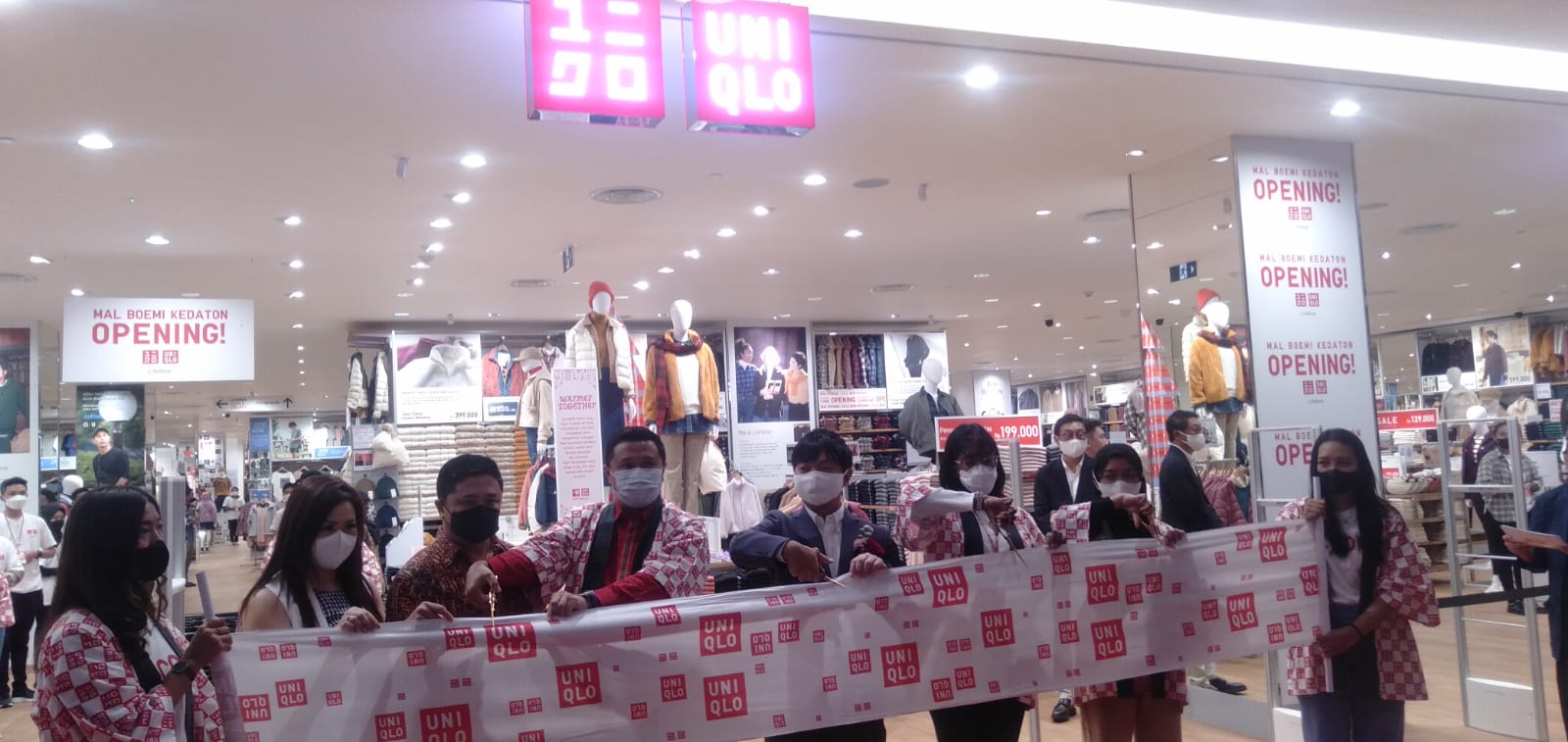 Resmi Dibuka, Uniqlo Mall Boemi Kedaton Lampung Diserbu Pengunjung