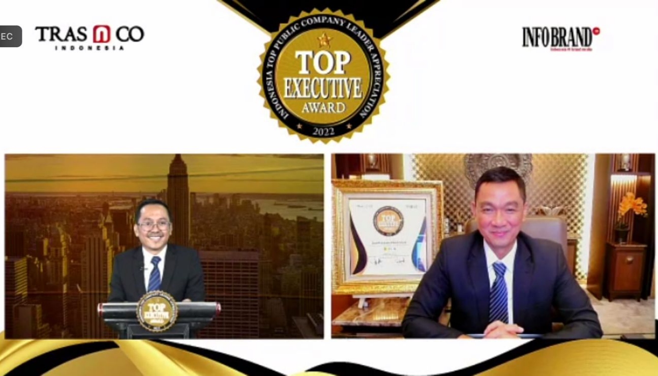 Dirut PLN Darmawan Prasodjo Raih Penghargaan Excellent Leader of the Year
