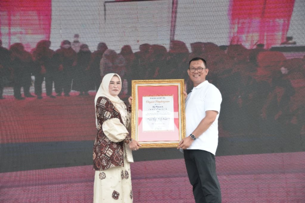 Komitmen Menurunkan Stunting, Winarni Nanang Ermanto Raih Penghargaan sebagai Perempuan Inspiratif Lampung