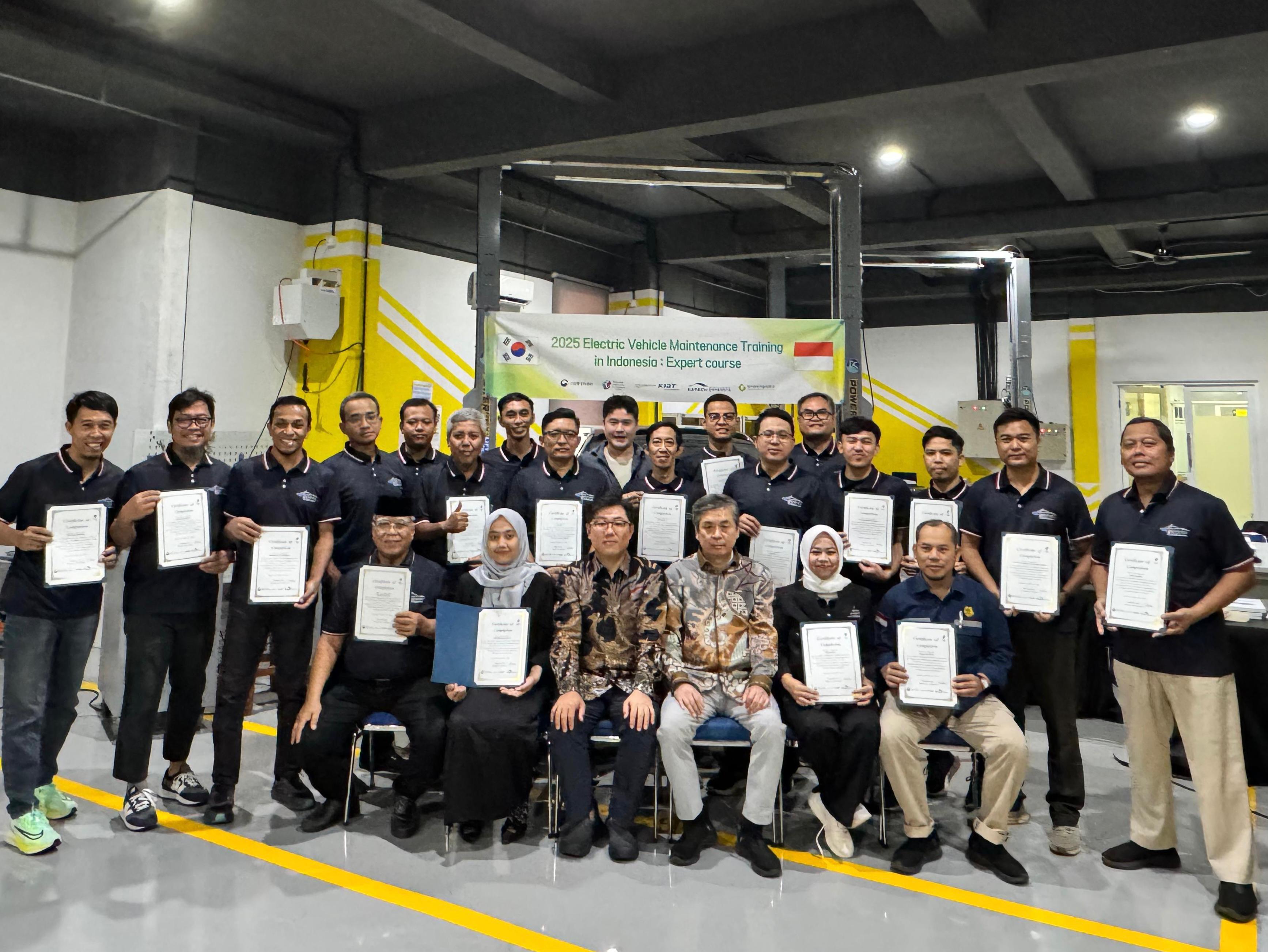 Dosen Universitas Teknokrat Indonesia Raih Sertifikasi Internasional Electric Vehicle Maintenance Expert 2025