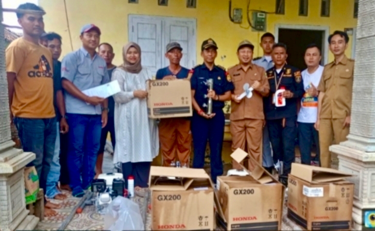 Nelayan Kelumbayan Tanggamus Lampung Terima Bantuan 15 Unit Mesin Perahu Ketingting Dari Kementerian KKP 